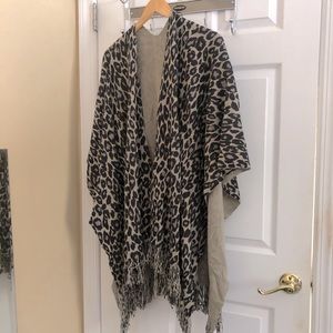 One size Leopard print Poncho
